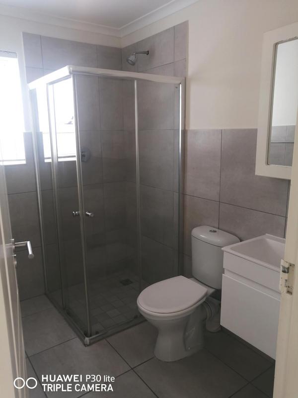 To Let 2 Bedroom Property for Rent in Heathfield Western Cape